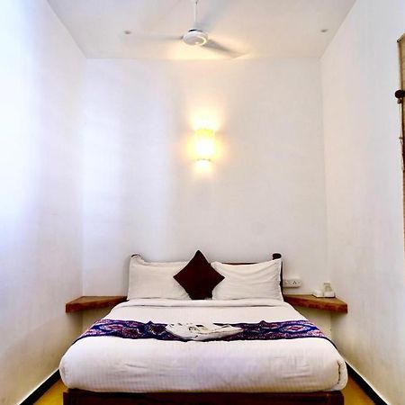 French Rivera Guest House Pondicherry Eksteriør bilde