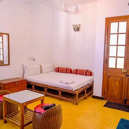French Rivera Guest House Pondicherry Eksteriør bilde
